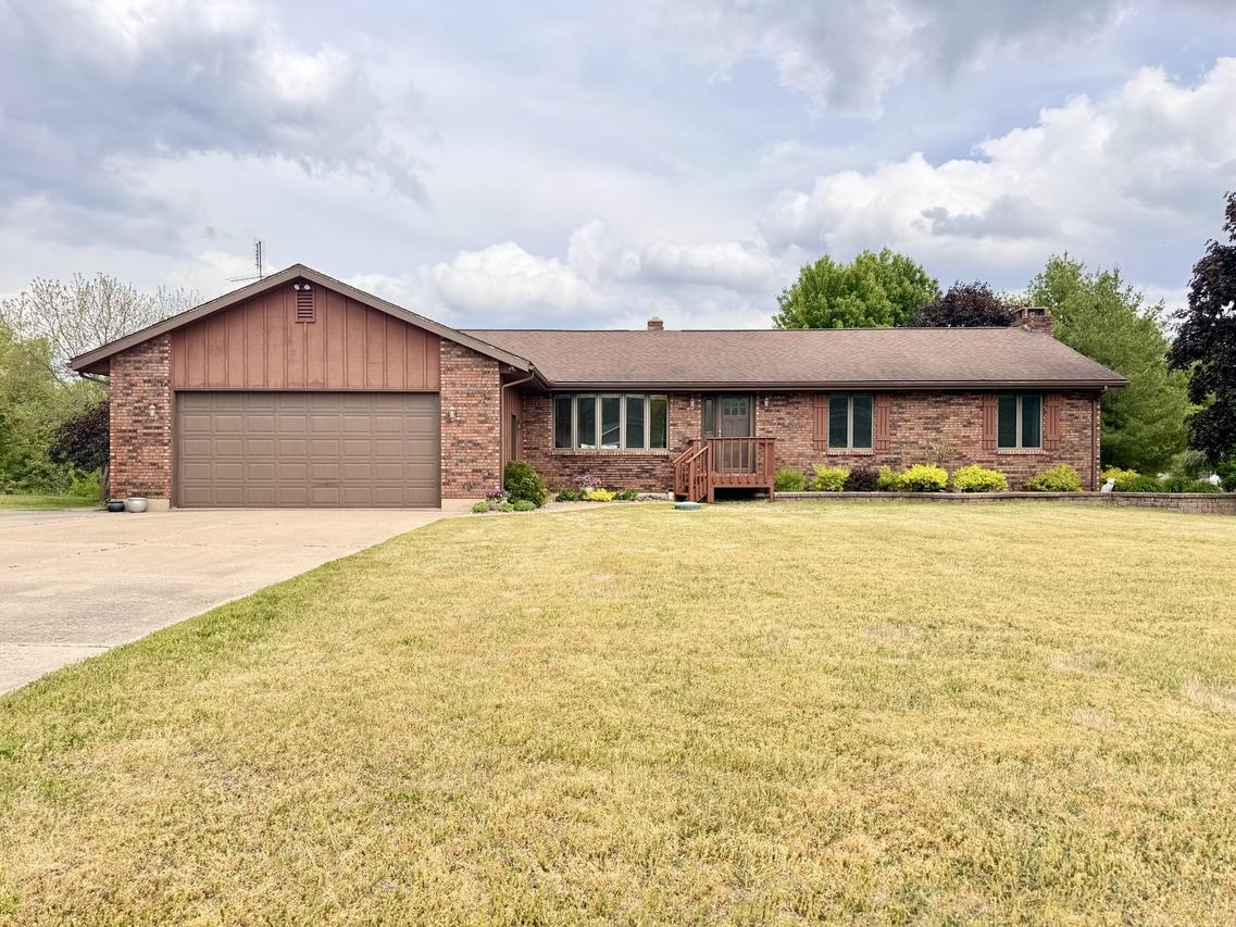 758 Marine Dr., Dixon, IL 61021
