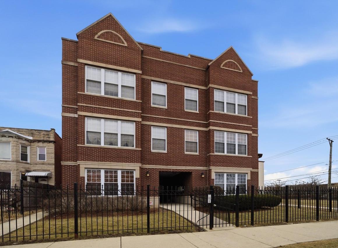 25 N Menard Ave. #2S, Chicago, IL 60644
