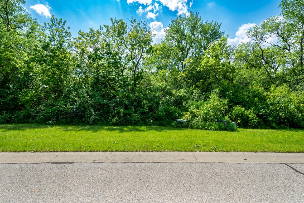 7381 English Oak Ln., Spring Grove, IL 60081