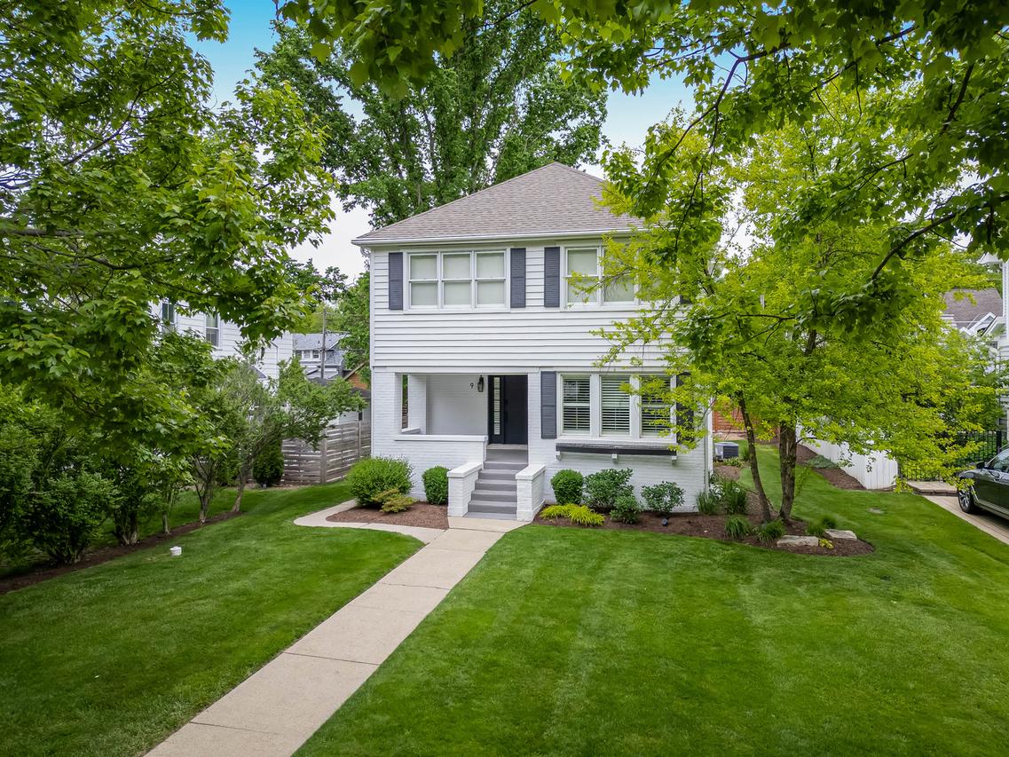 9 S Bruner St., Hinsdale, IL 60521
