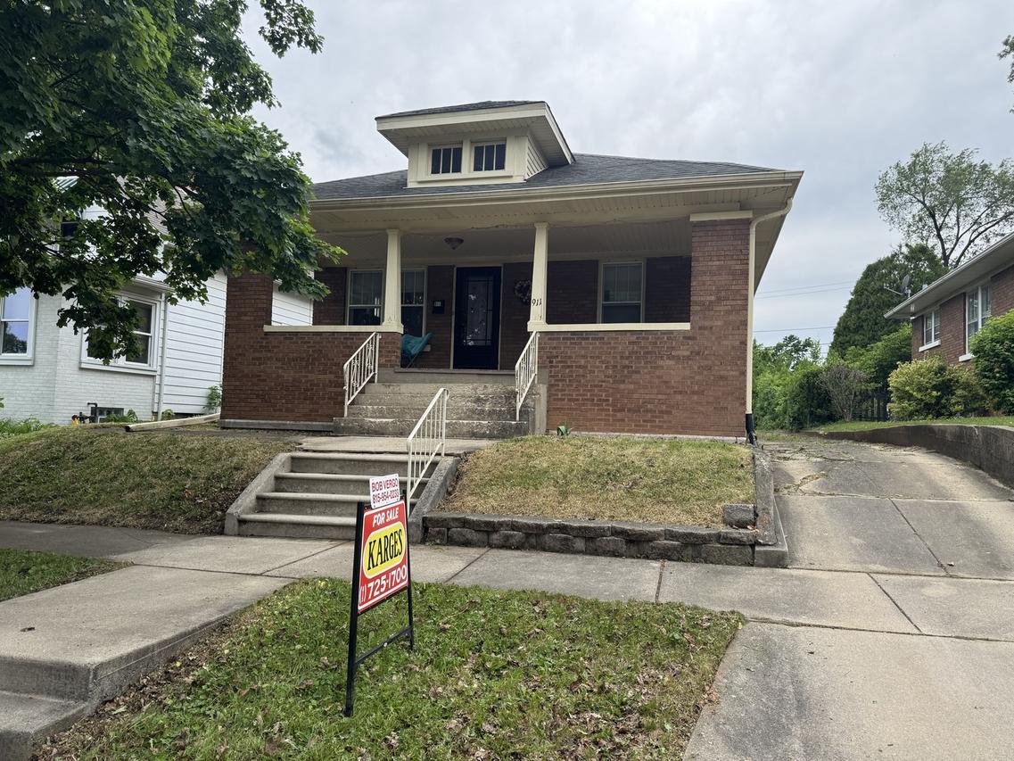 911 Clement St., Joliet, IL 60435