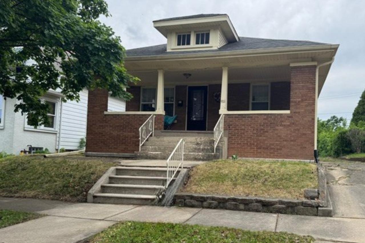 911 Clement St., Joliet, IL 60435