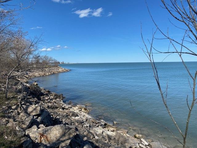 Market St., Waukegan, IL 60085