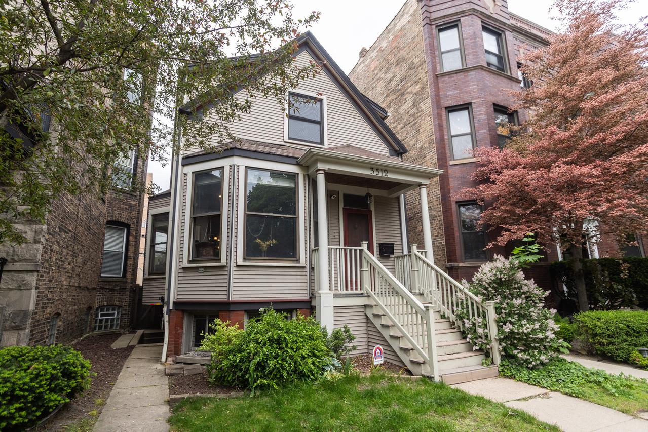3512 N Bosworth Ave., Chicago, IL 60657