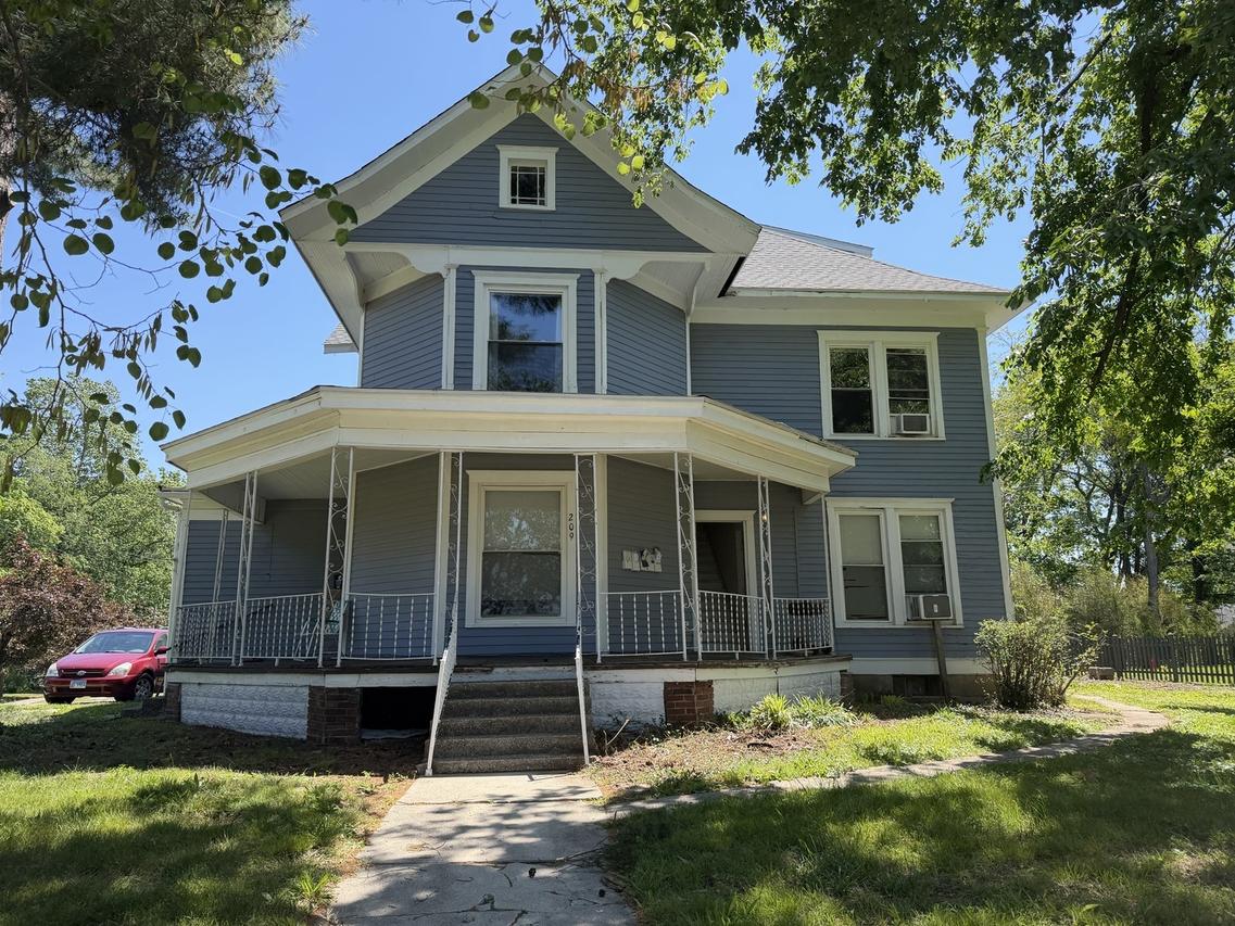 209 N Springer St., Carbondale, IL 62901