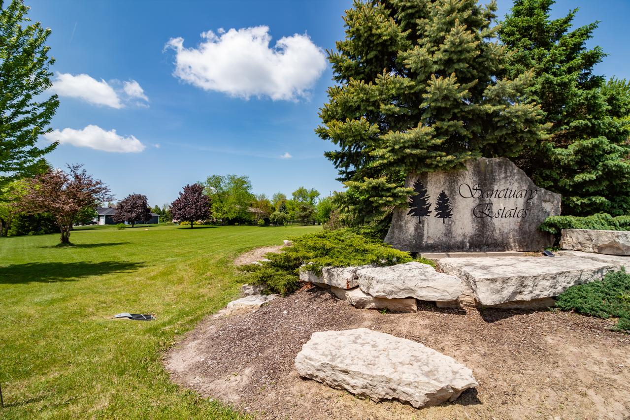2600 Sanctuary Ln., Spring Grove, IL 60081