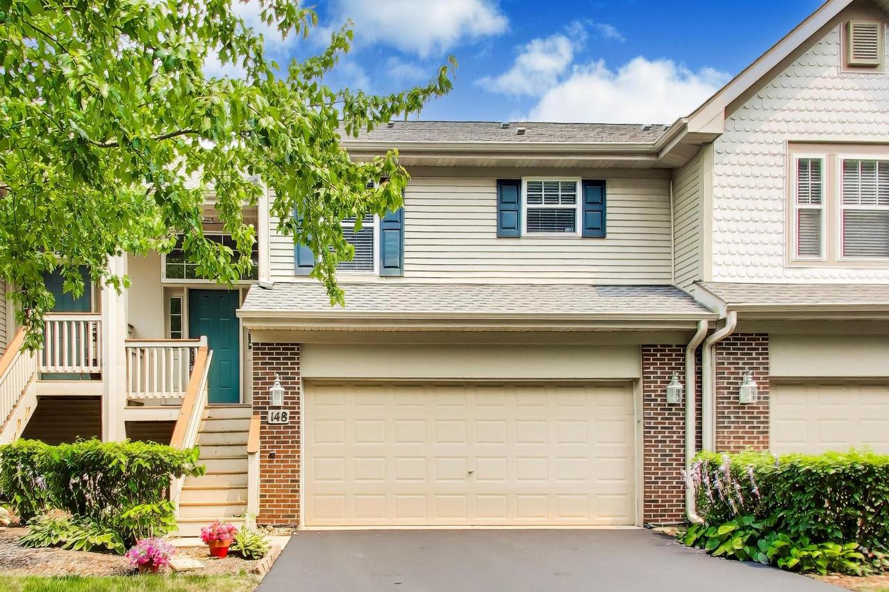 148 Meredith Ln., Streamwood, IL 60107