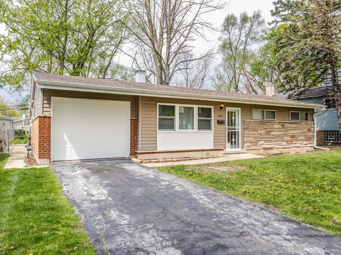 1508 Lincoln Pl., Calumet City, IL 60409