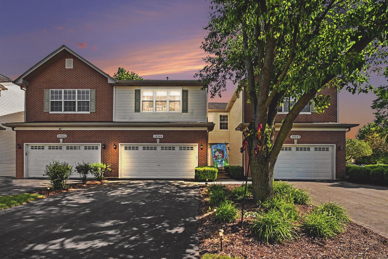 24044 Walnut Cir., Plainfield, IL 60585