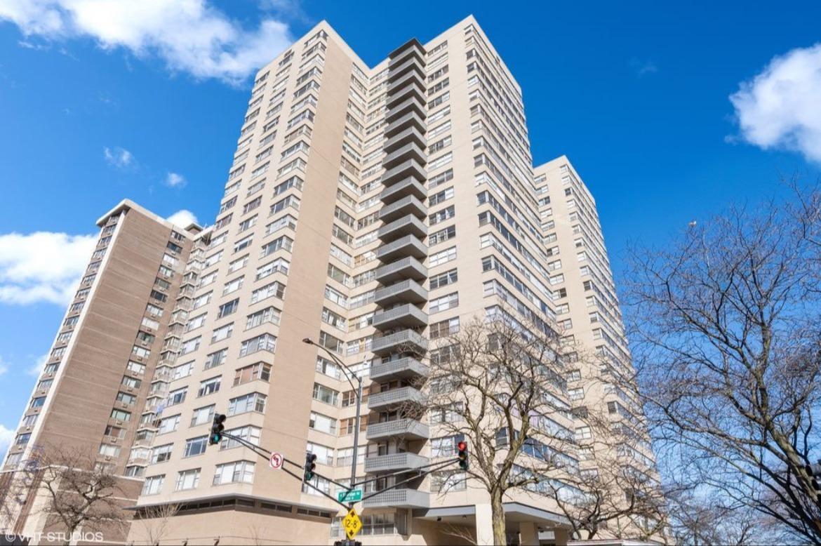 6301 N Sheridan Rd. #19D, Chicago, IL 60660