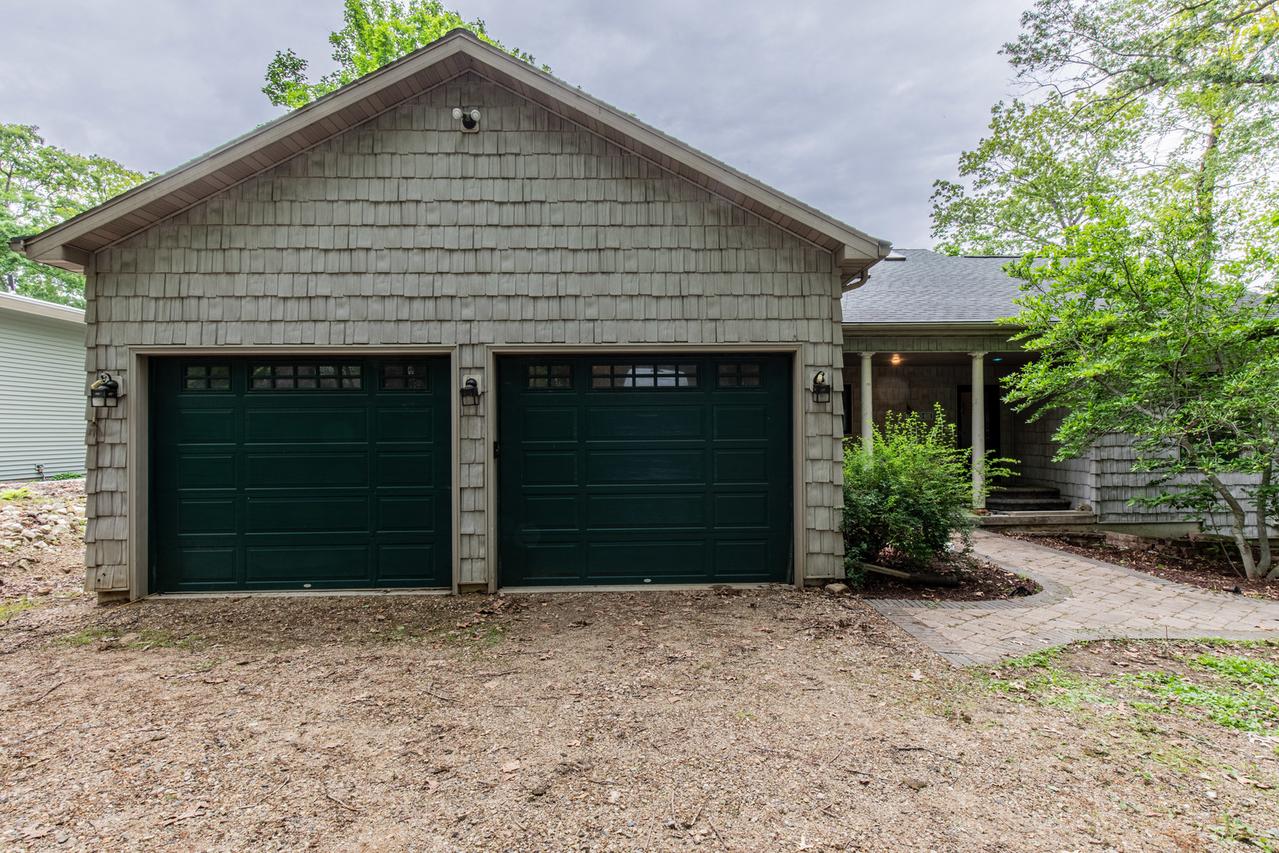 183 Lake Thunderbird Dr., Putnam, IL 61560