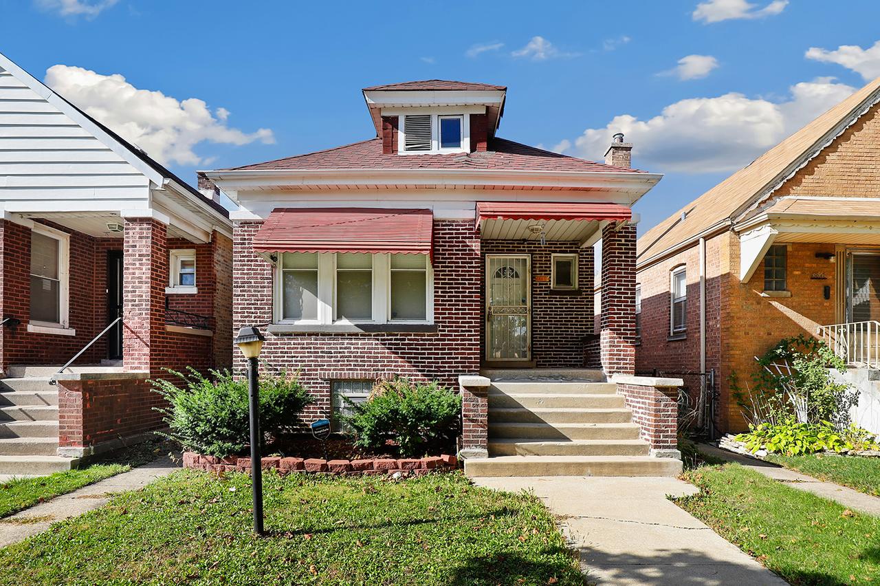 8810 S Racine Ave., Chicago, IL 60620