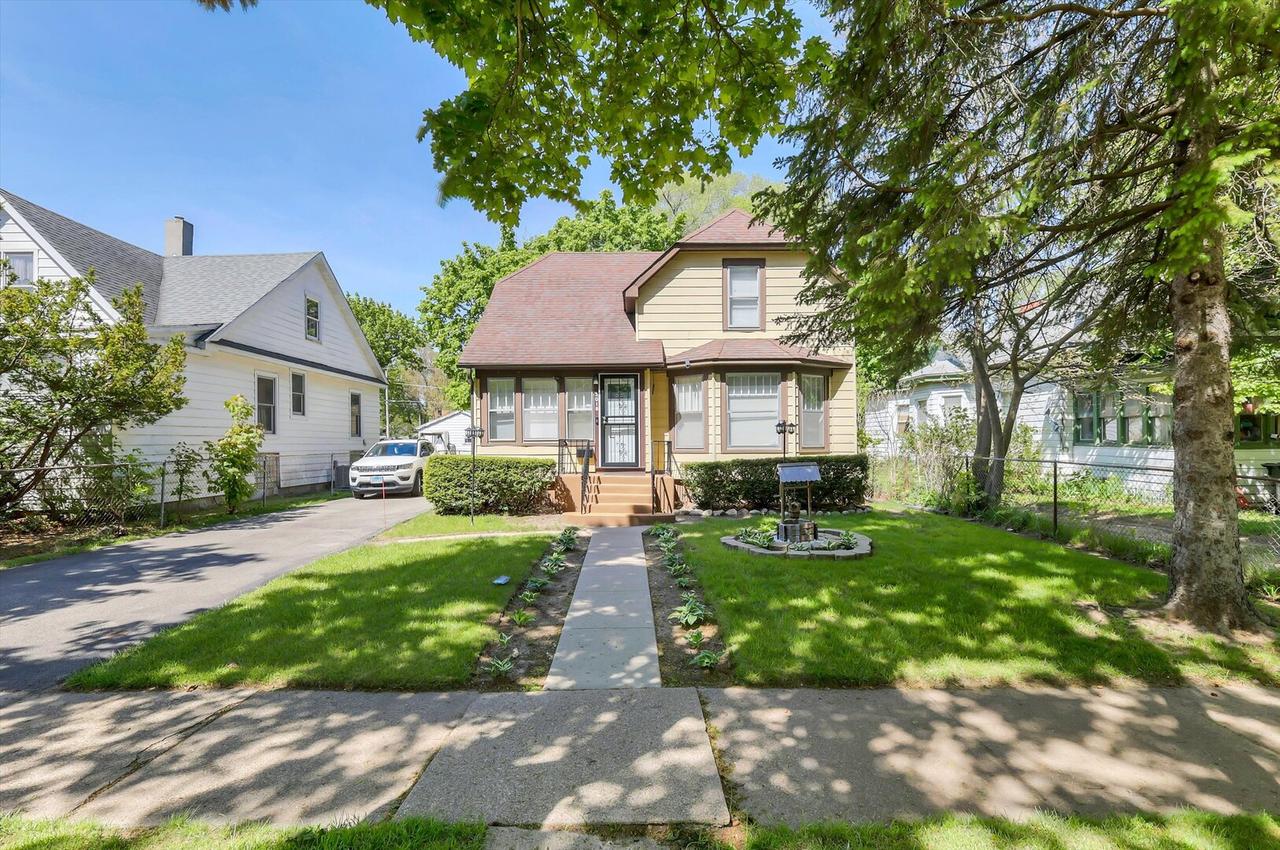 3018 Enoch Ave., Zion, IL 60099