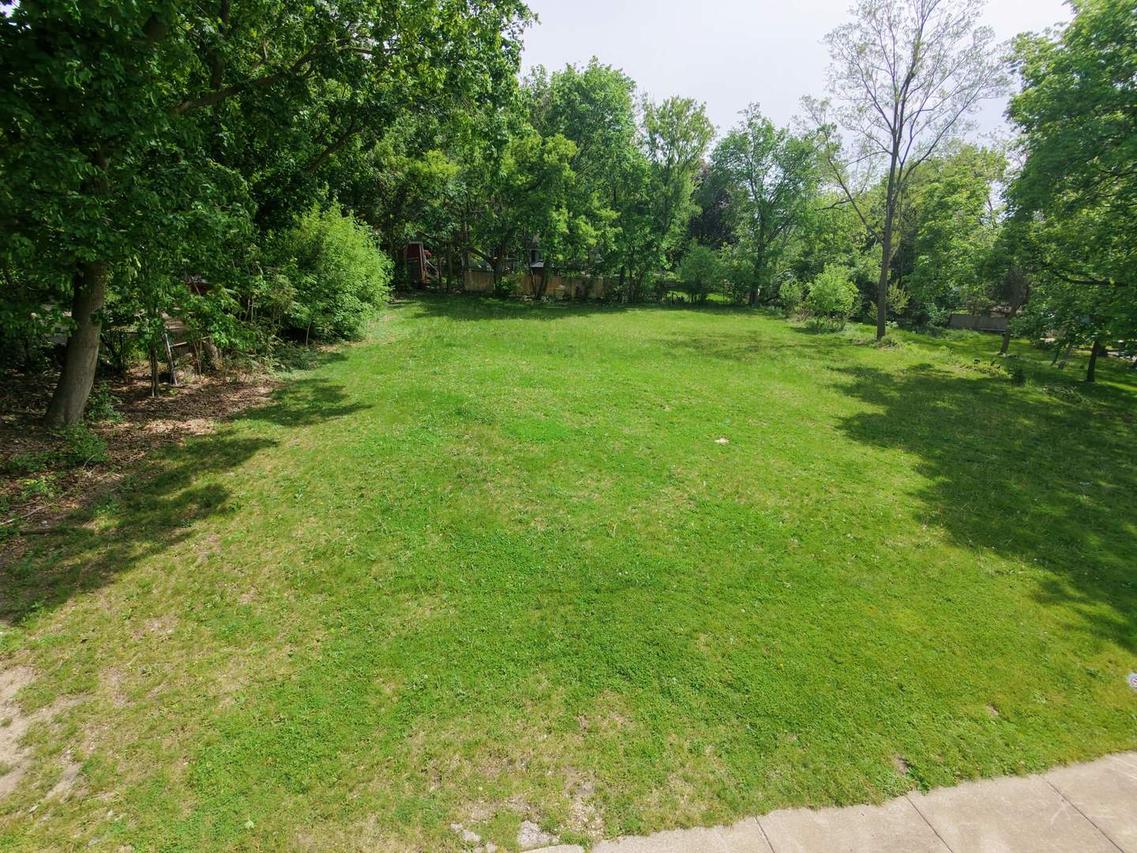 LOT 3 Barrington Ave., East Dundee, IL 60118