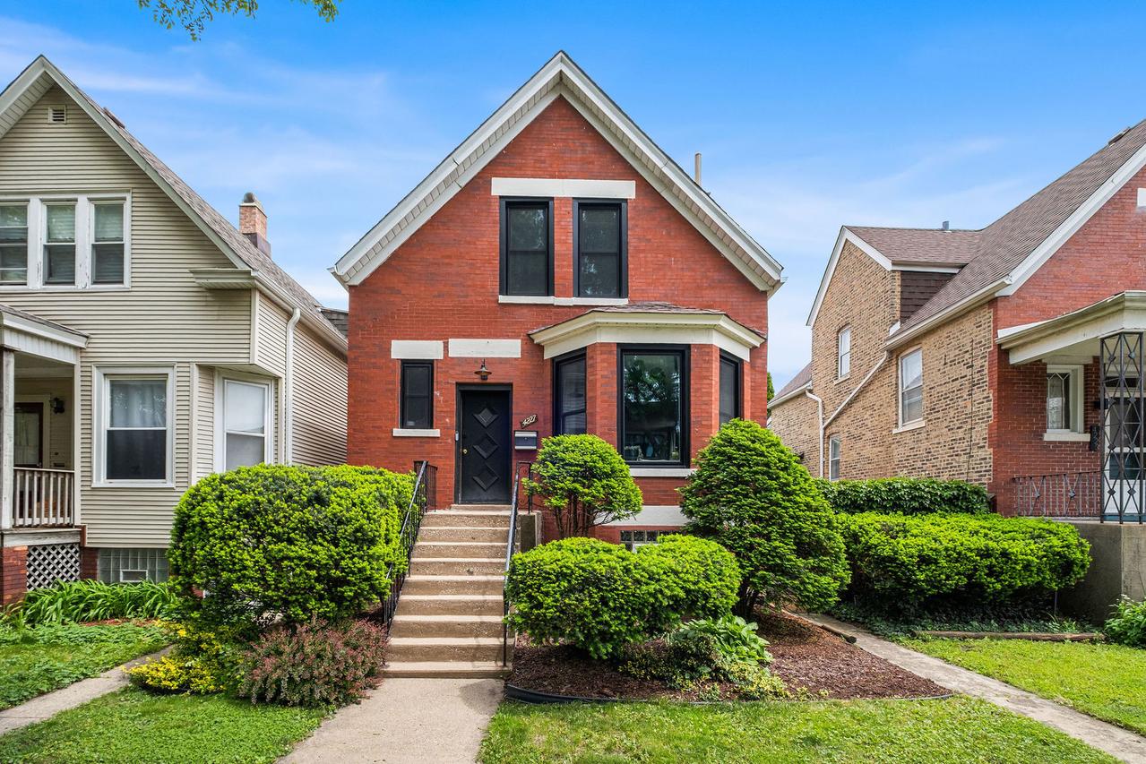 4227 N Whipple St., Chicago, IL 60618
