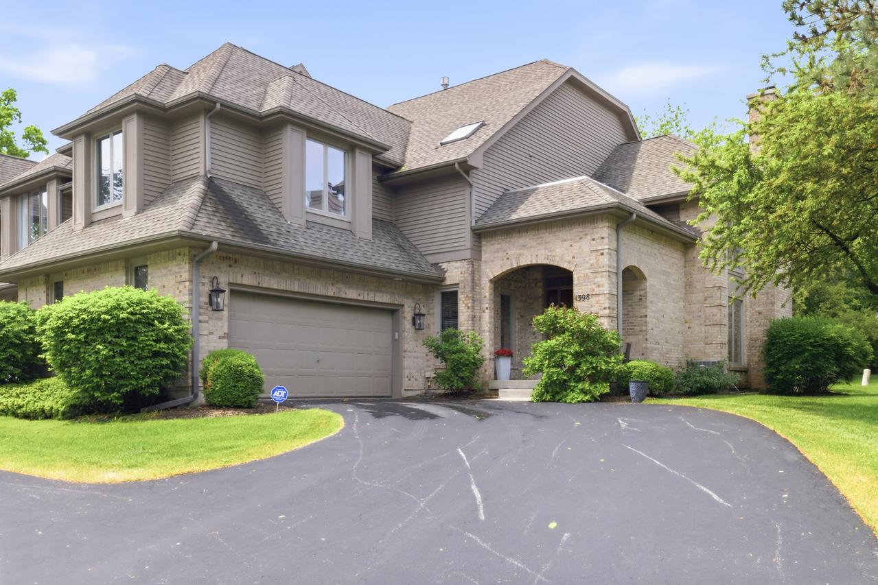 1398 Medinah Dr., Itasca, IL 60143