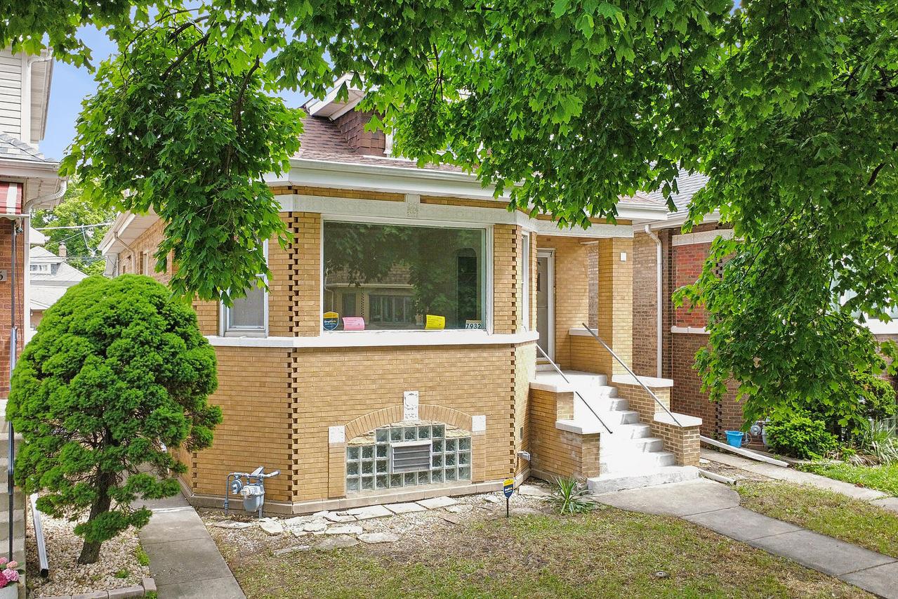 7932 W Cressett Dr., Elmwood Park, IL 60707
