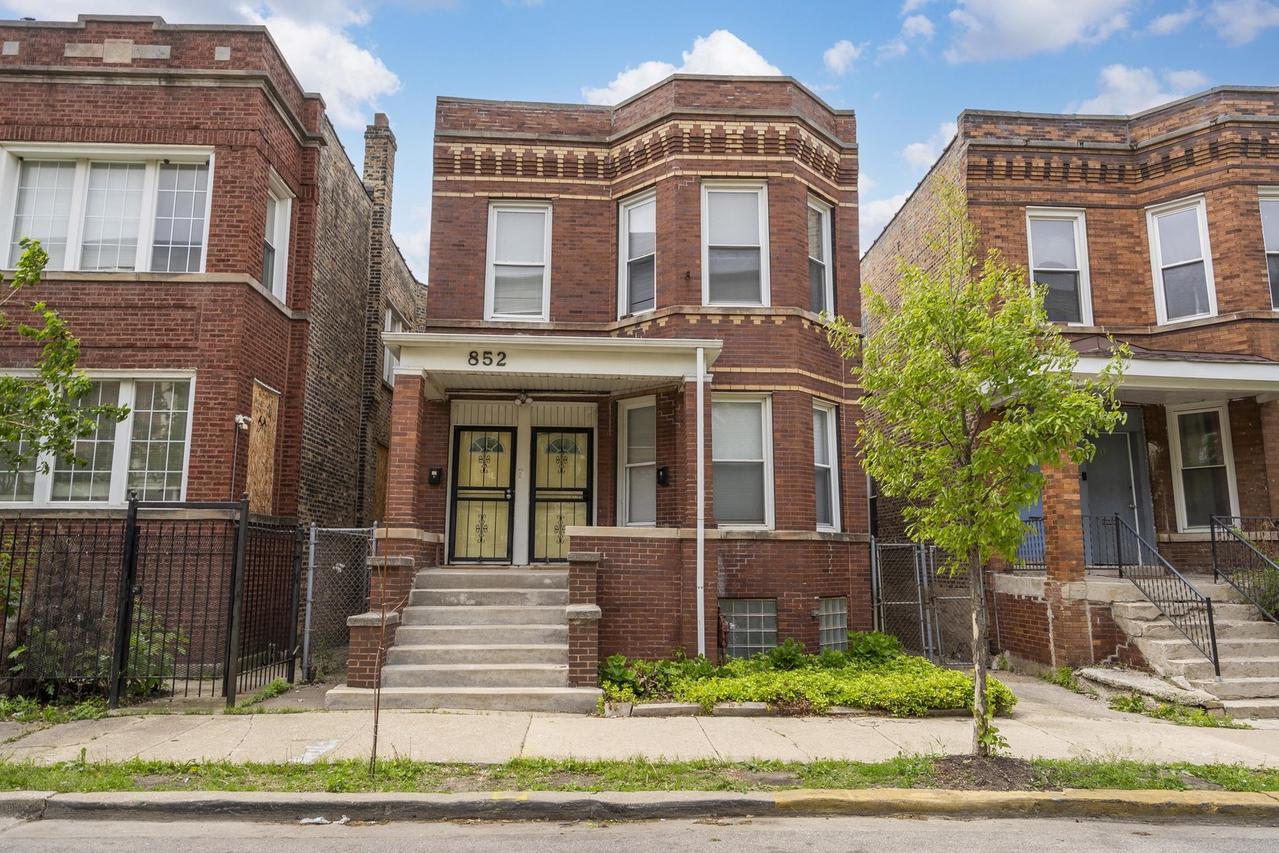 852 N Christiana Ave., Chicago, IL 60651