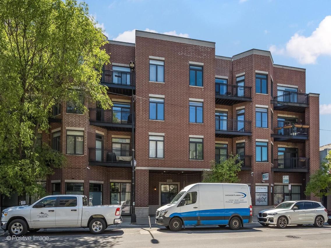 1890 N Milwaukee Ave. #3B, Chicago, IL 60647