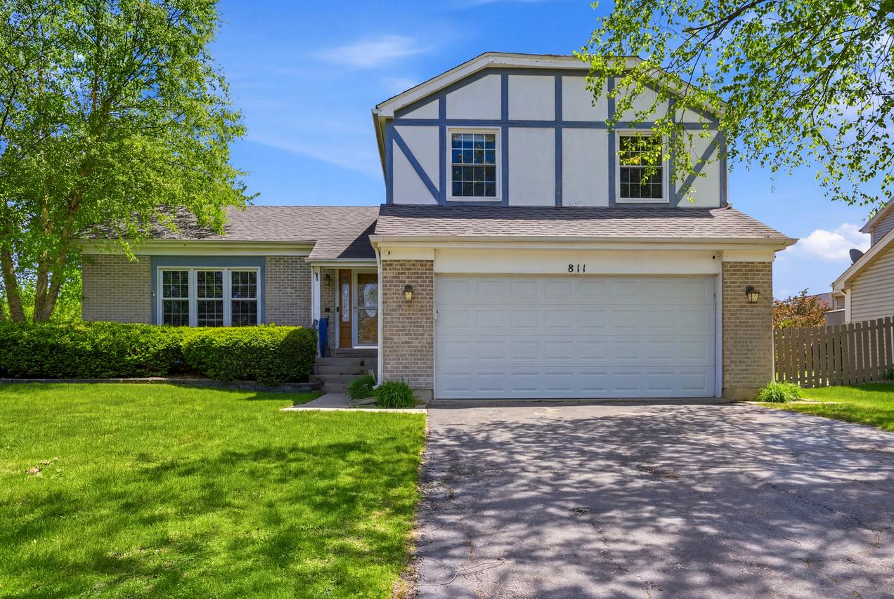 811 Westbury Dr., Algonquin, IL 60102