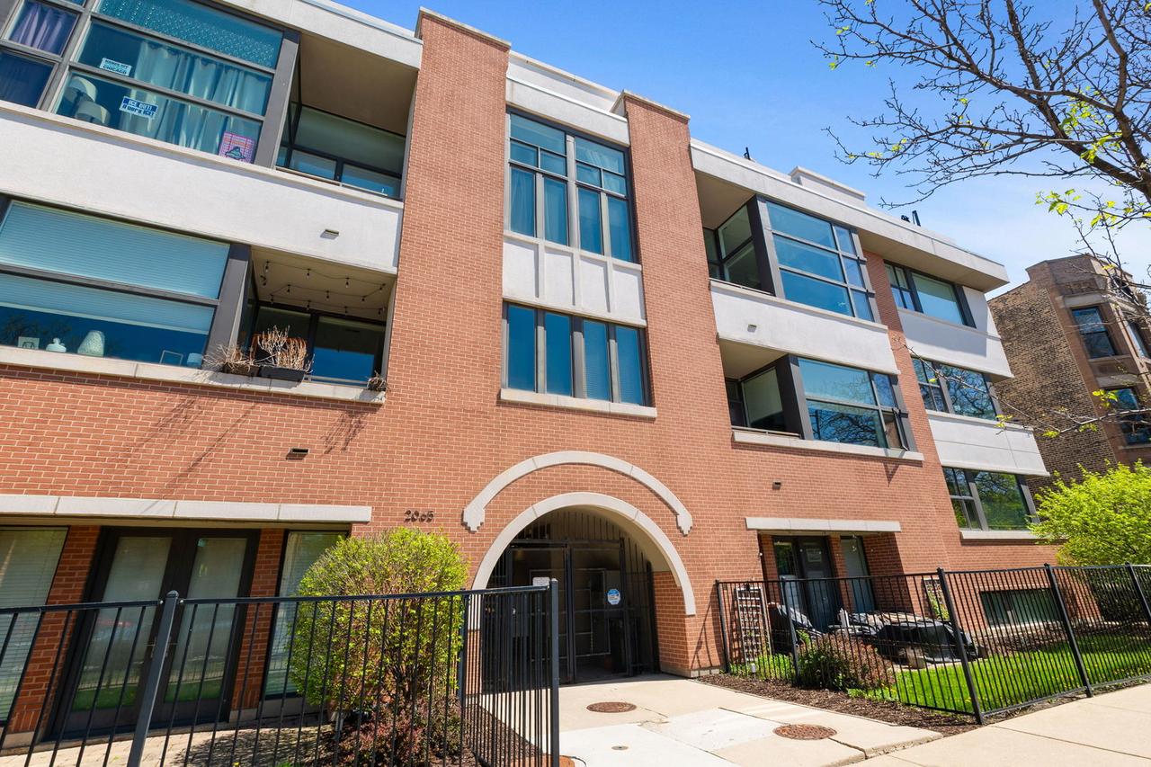 2065 N Kedzie Ave. #104, Chicago, IL 60647