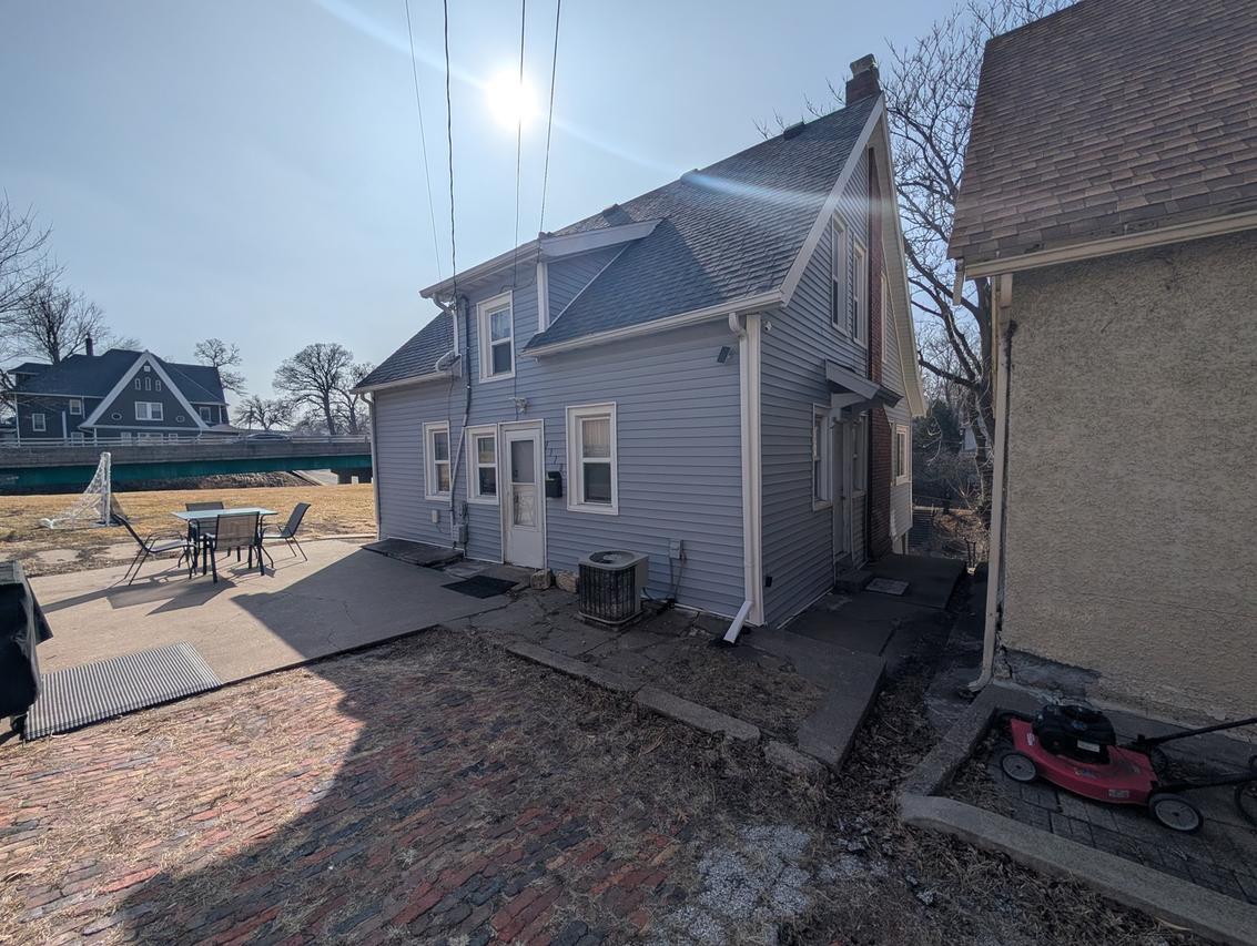 1118 15th St., Moline, IL 61265