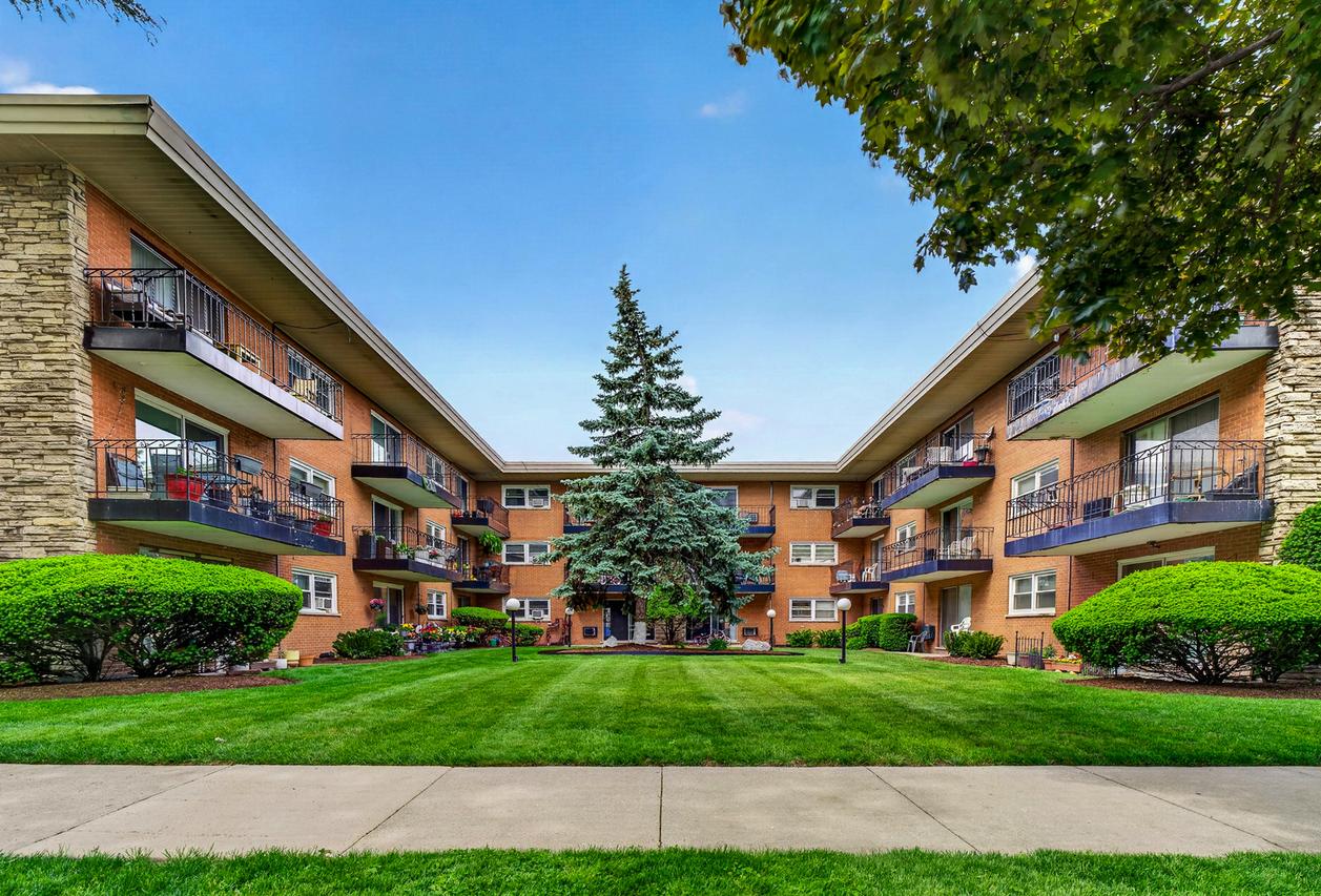 4730 N Kenneth Ave. #1E, Chicago, IL 60630