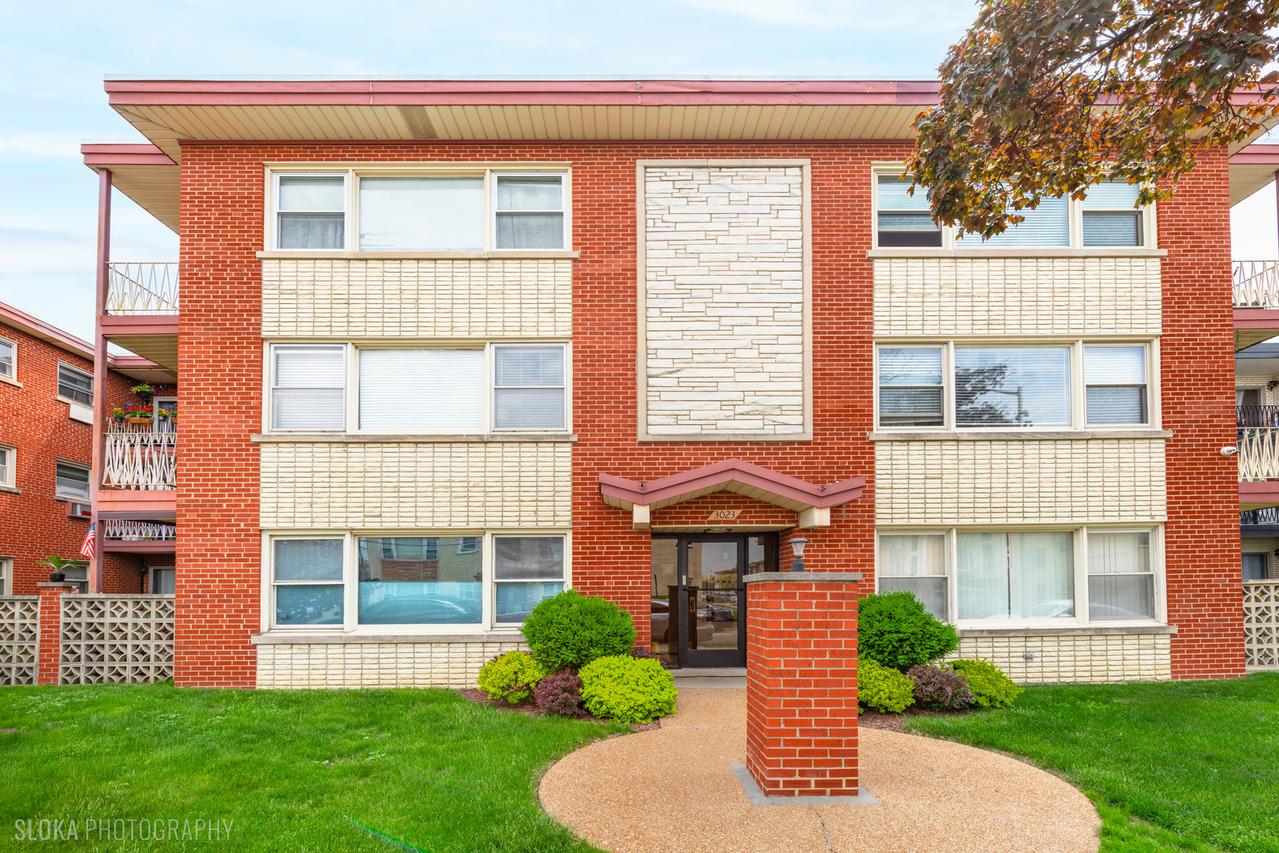 3023 N Paris Ave. #206, River Grove, IL 60171