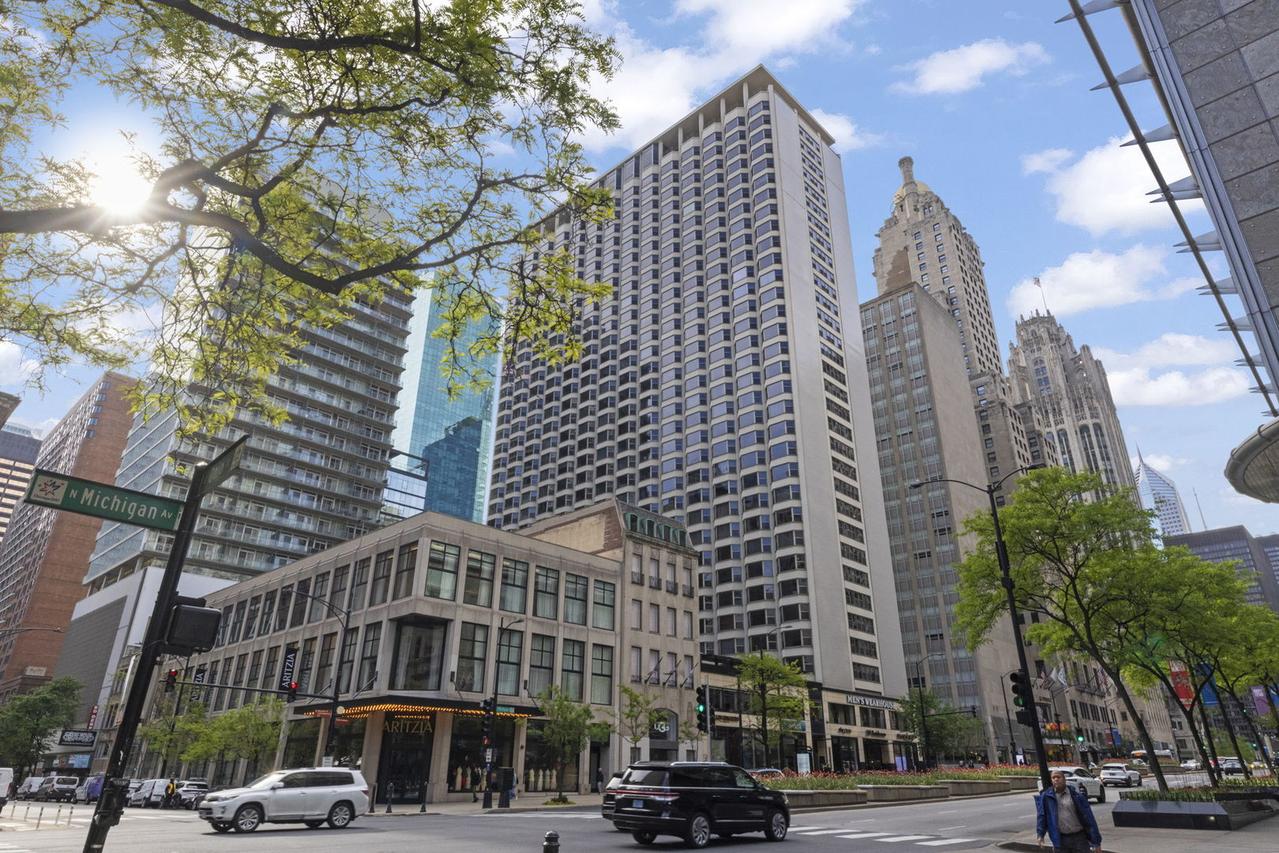535 N Michigan Ave. #1506, Chicago, IL 60611
