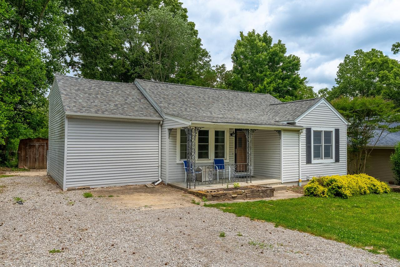 1010 W Jefferson St., Carbondale, IL 62901