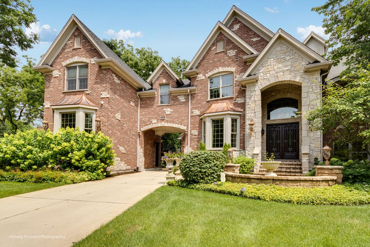 616 Driftwood Ct., Naperville, IL 60540