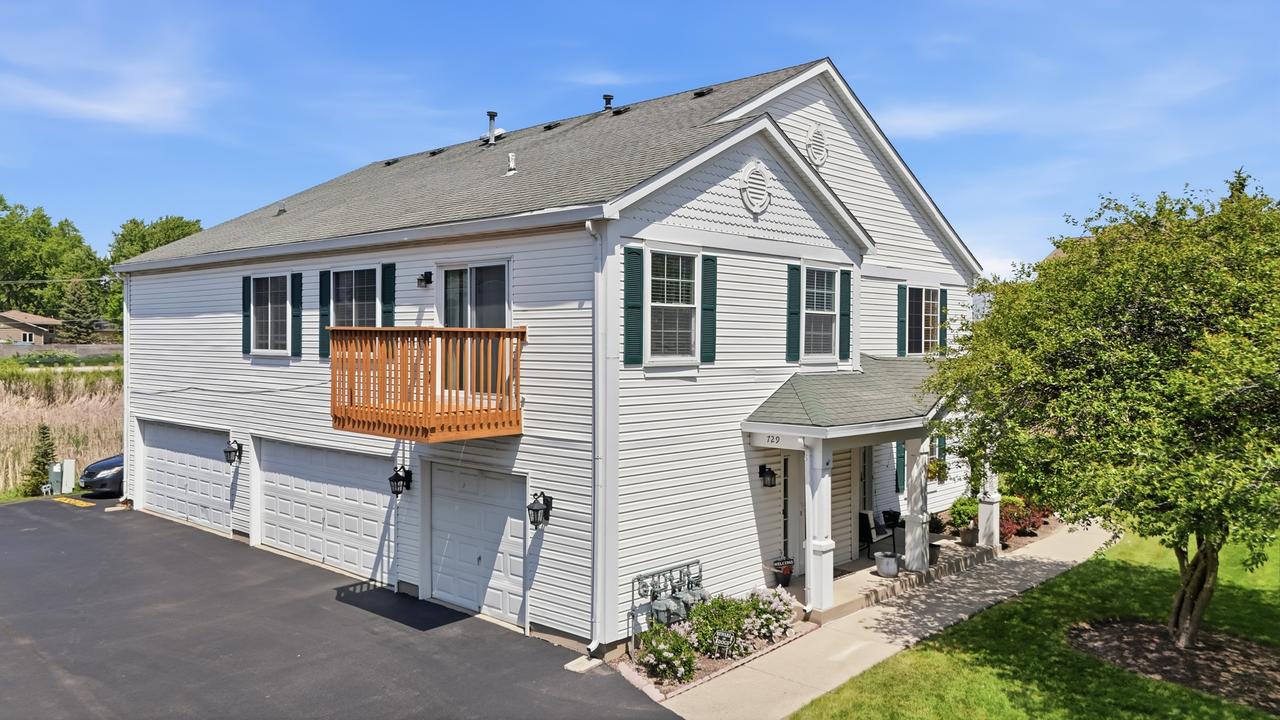 729 Fieldcrest Dr. #C, South Elgin, IL 60177