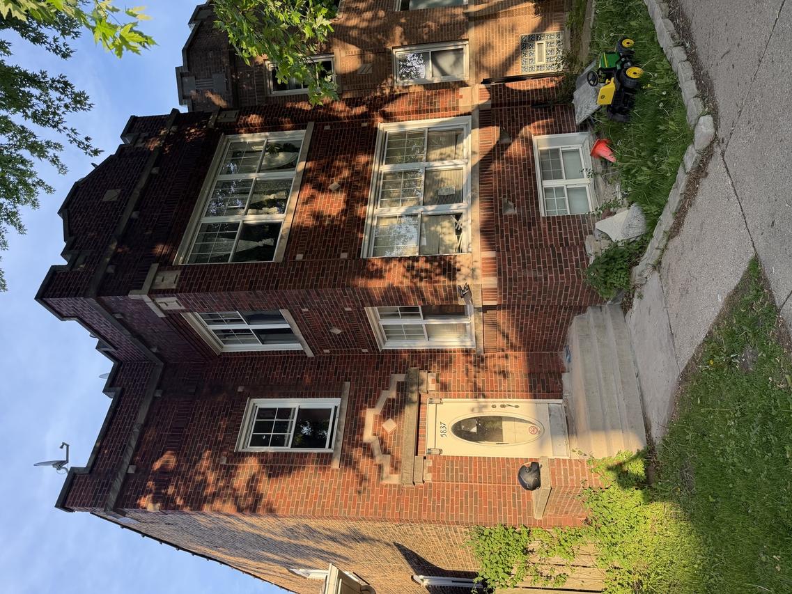 5837 N Washtenaw Ave., Chicago, IL 60659