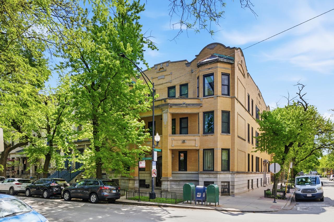 559 W Fullerton Pkwy. #1W, Chicago, IL 60614