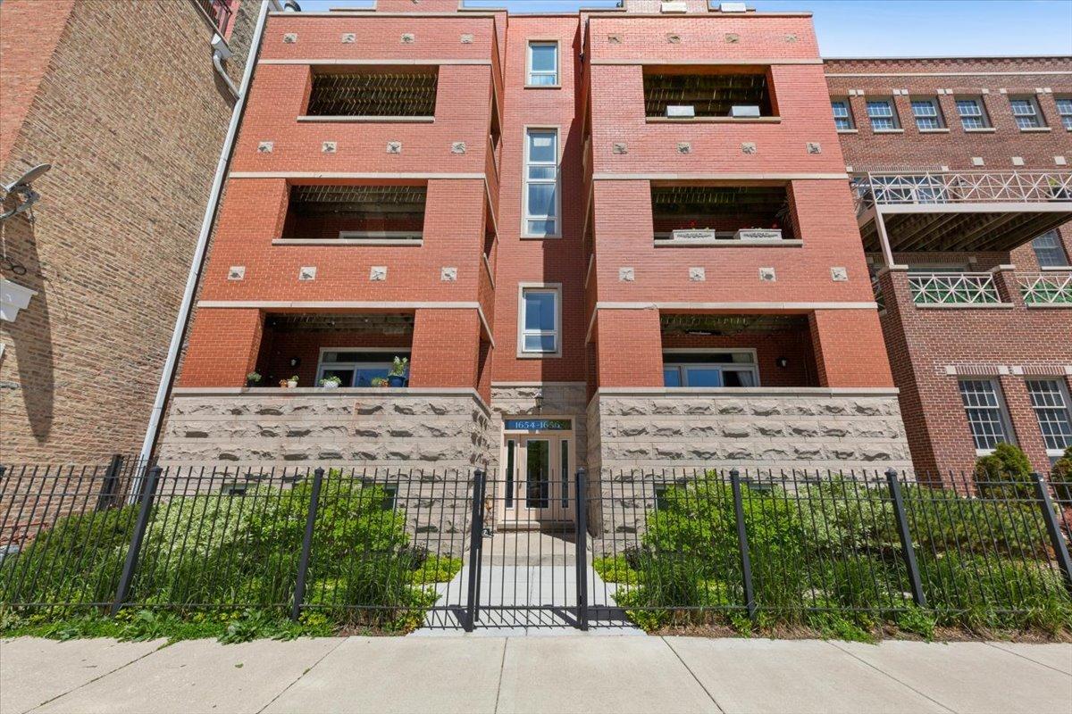 1654 W Augusta Blvd. #2E, Chicago, IL 60622