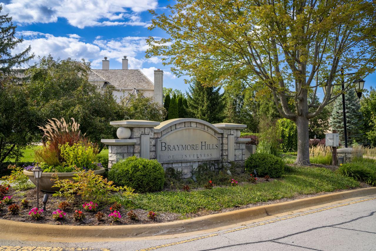 1100 Macalpin Dr., Inverness, IL 60010