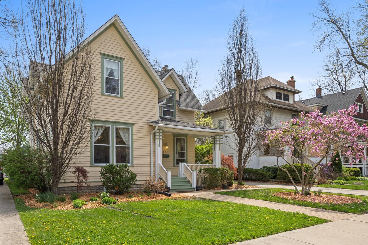 622 N Ridgeland Ave., Oak Park, IL 60302