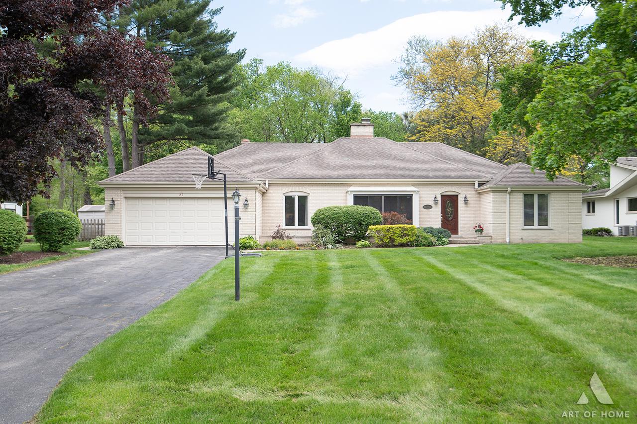 22 Essex Ln., Lincolnshire, IL 60069