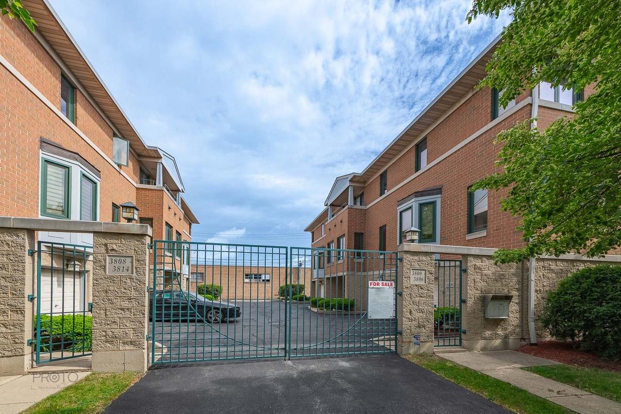 3804 W Devon Ave., Lincolnwood, IL 60712