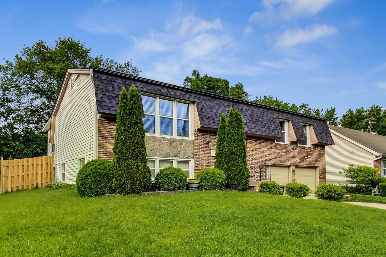 4010 N Firestone Dr., Hoffman Estates, IL 60192