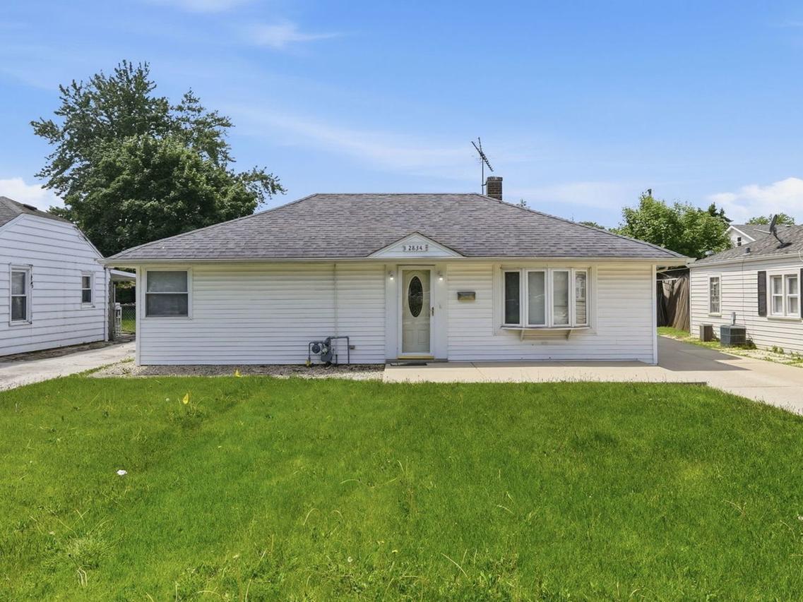 2834 Maple St., Franklin Park, IL 60131