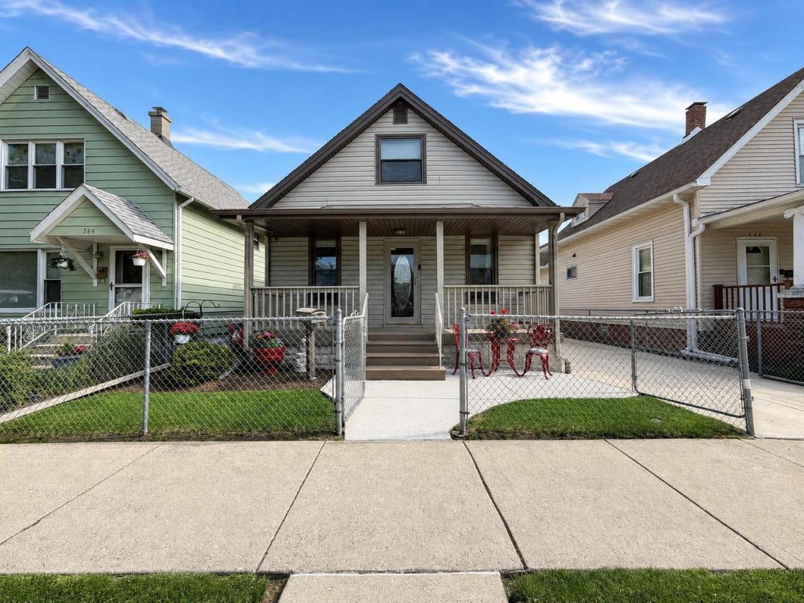 562 Liberty St., Joliet, IL 60432