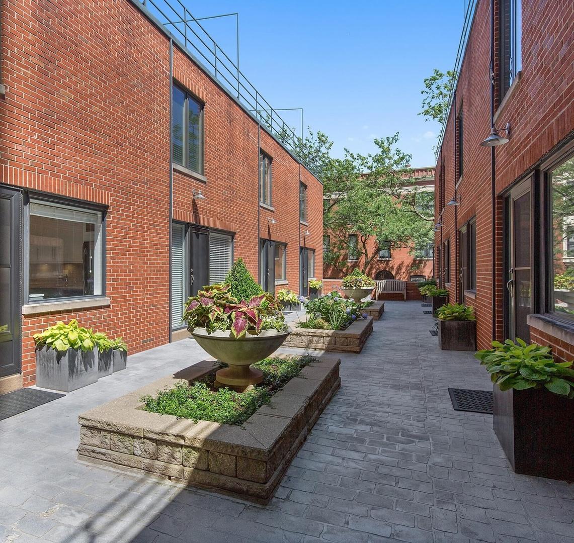205 W Eugenie St. #I, Chicago, IL 60614