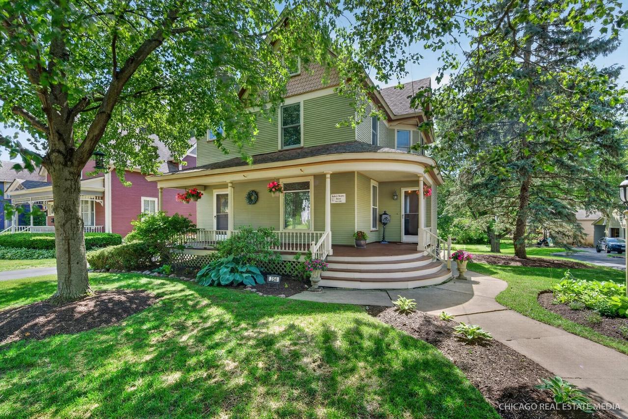 354 S Madison St., Woodstock, IL 60098
