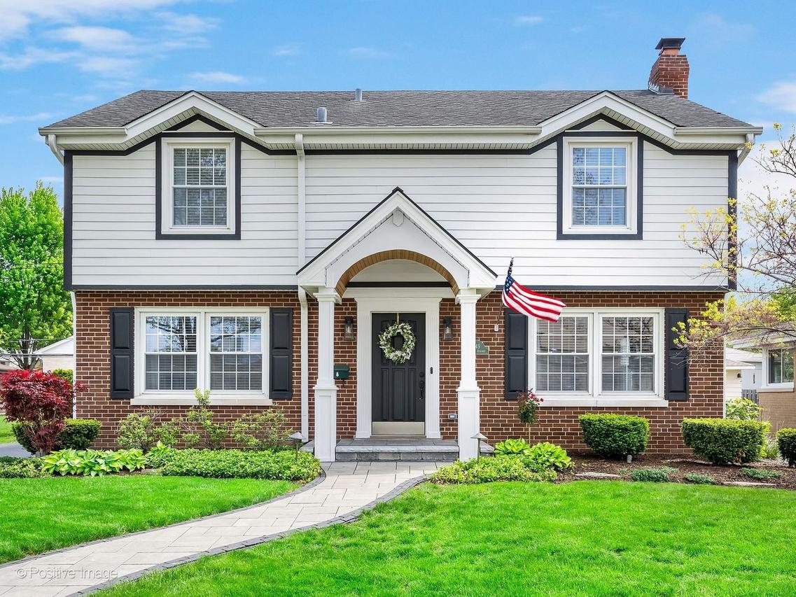 949 S Euclid Ave., Elmhurst, IL 60126