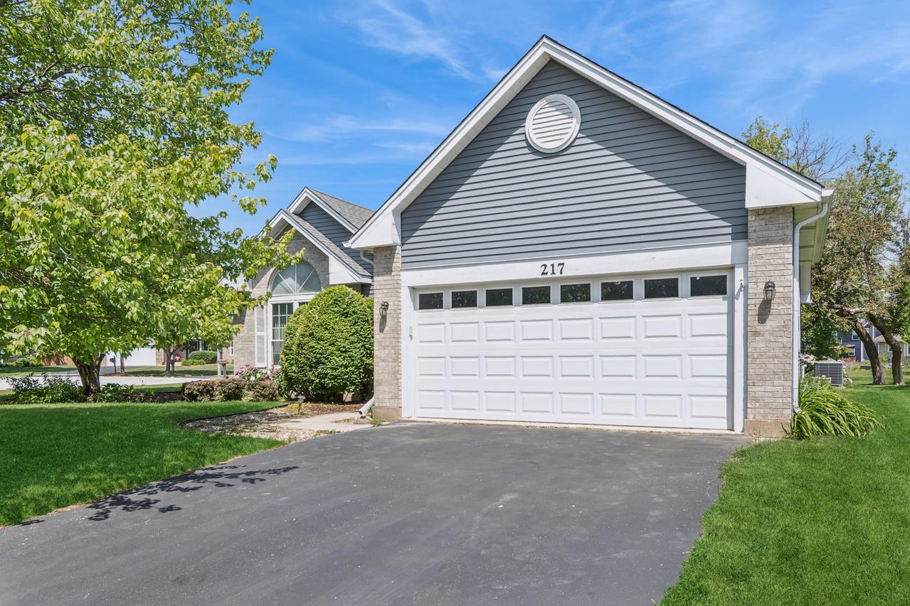 217 Meadowview Ln., Aurora, IL 60502