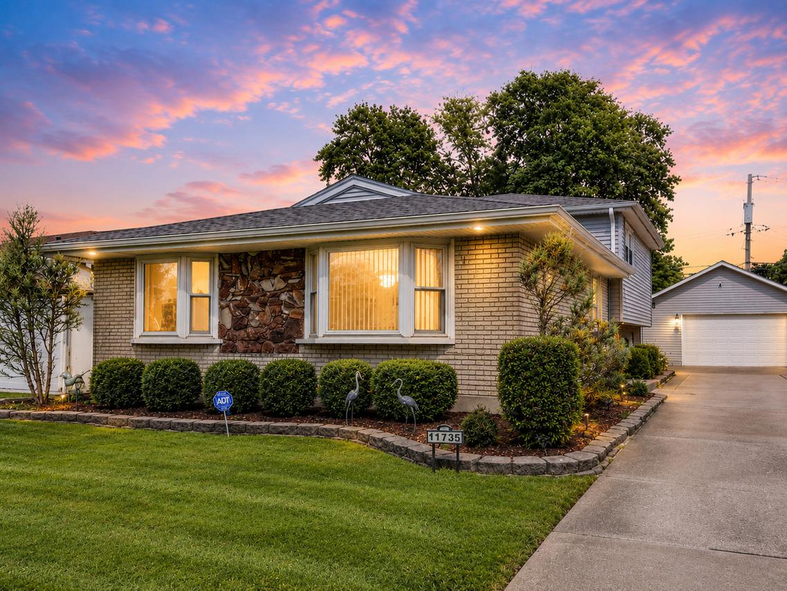 11735 S Leamington Ave., Alsip, IL 60803