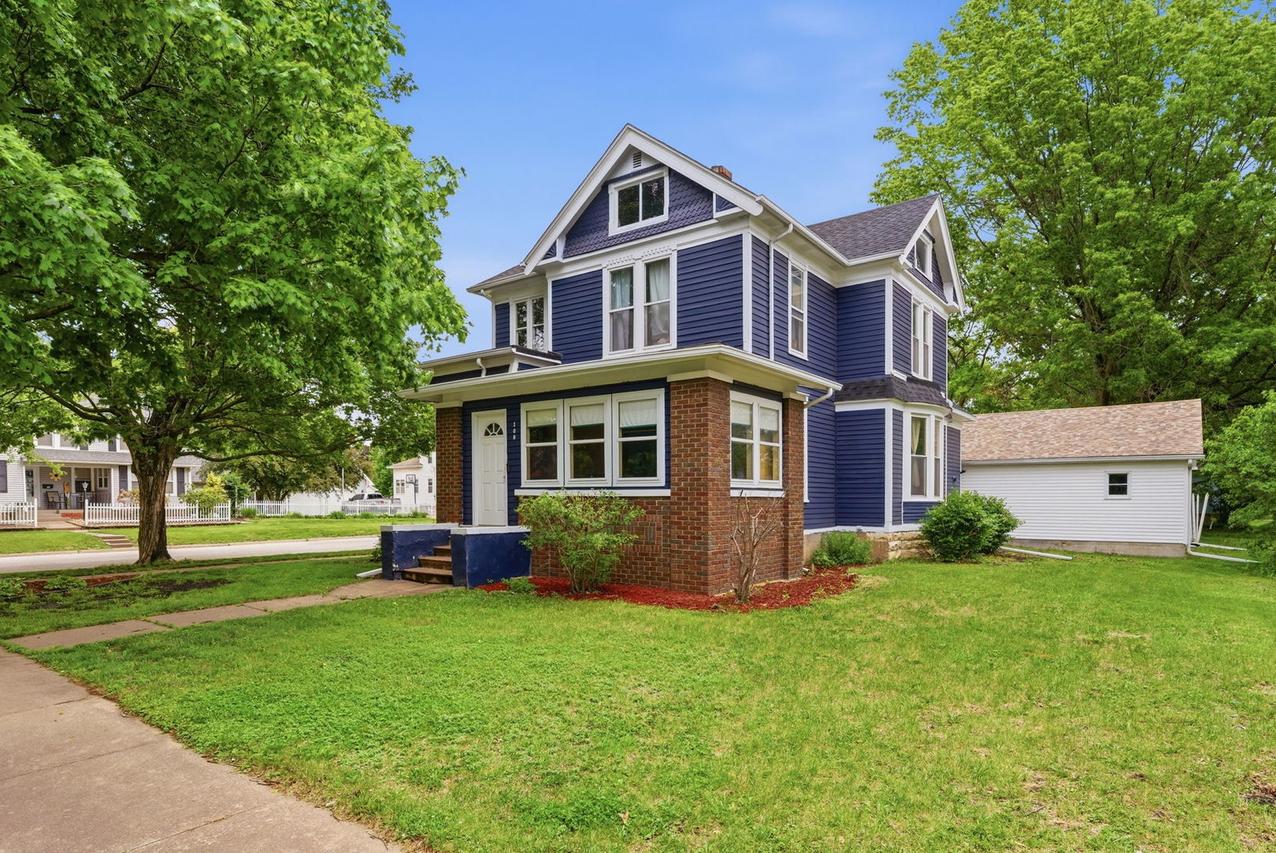 108 NE 5th Ave., Aledo, IL 61231