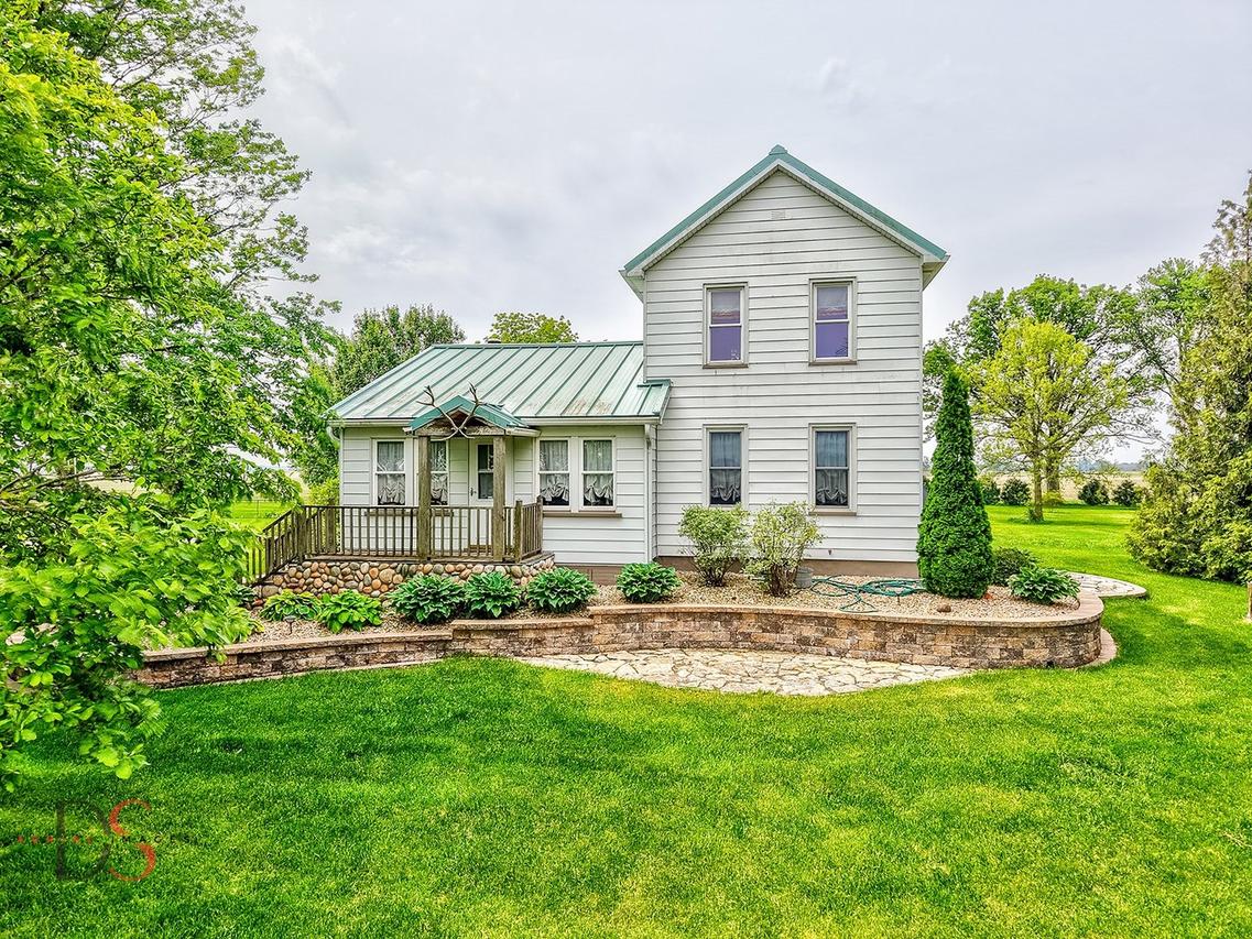 7672 E 3300 North Rd., Streator, IL 61364