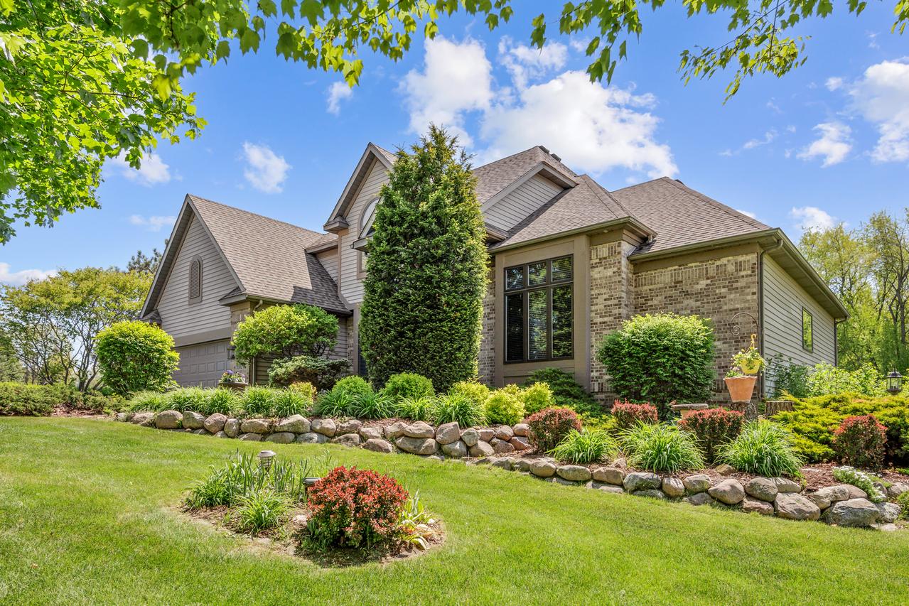 3302 Partridge Ct., Spring Grove, IL 60081